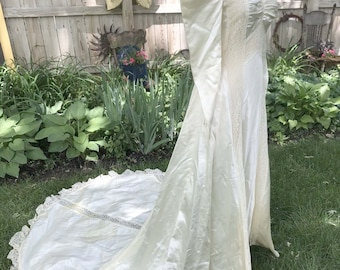 knee length wedding dresses with lace sleeves