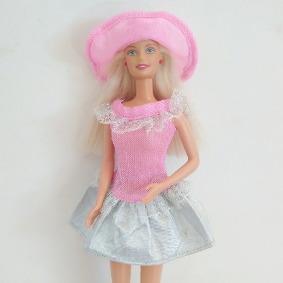 Barbie Complete Looks Clothes Pink Top and Tie-Dye Skirt with Accessories
