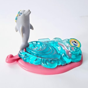 Kenner Littlest Pet Shop Sea World Stars Dolly Dolphin on Her Dancing Wave Vintage Toy Playset 1995 1990s