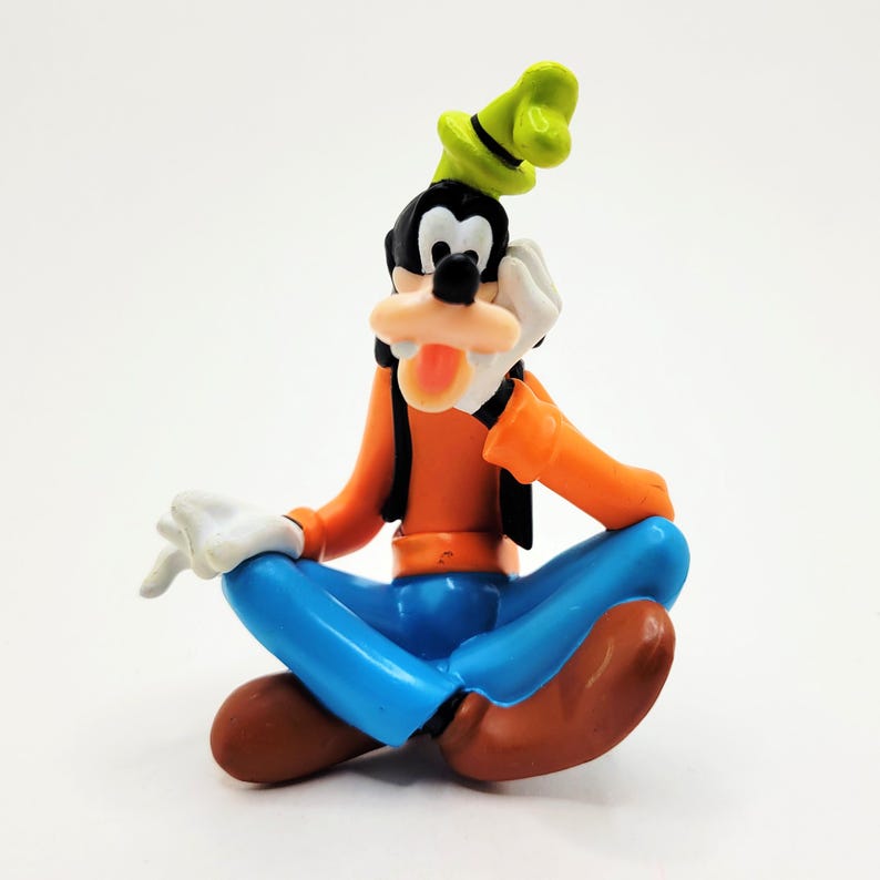 Disney Store Mickey and Friends PVC Figure Set of 4, Mickey Mouse Minnie Goofy Pluto image 2