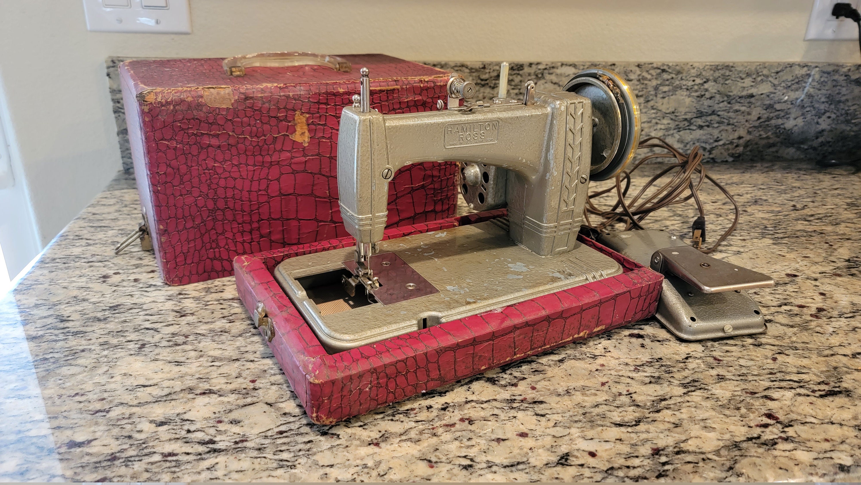 Hamilton Ross Sew Rite Type M7 Electric Sewing Machine With Case Etsy