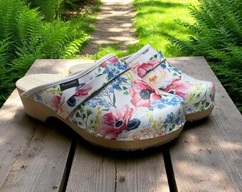 Handmade Floral Leather Clogs – Wooden Sole Slip-On Shoes