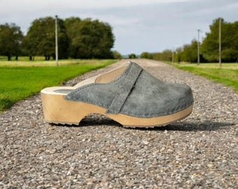 Swedish Clogs Stylish and Comfortable: Discover the Elegance of our Closed-toe Velvet Clogs