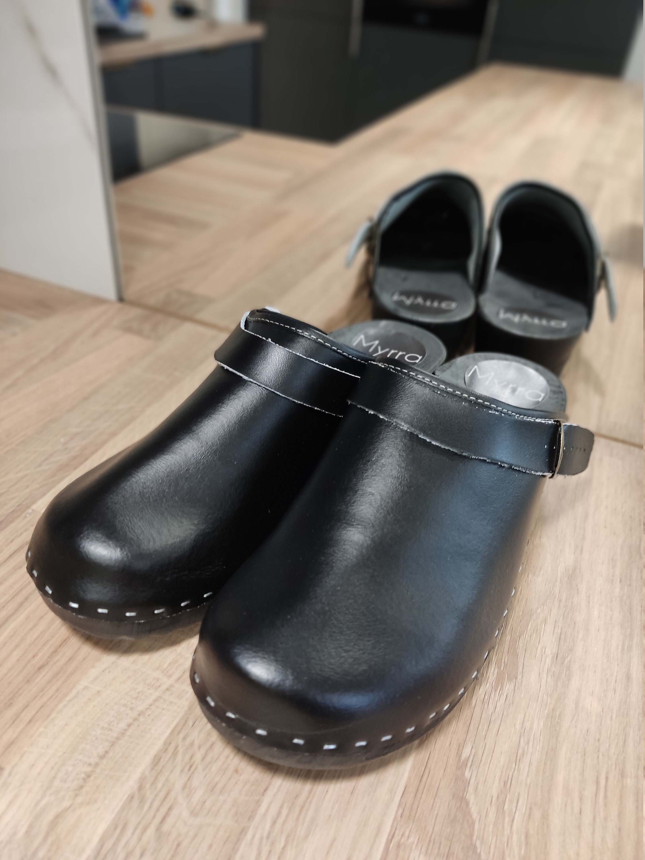 mens house clogs