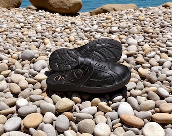 Men's Leather Sandals – Black Adjustable Buckle Flip-Flops