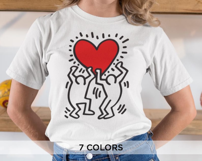 Camiseta gráfica "Love" inspirada en Keith Haring para mujer: Camiseta de arte icónico imagen 1
