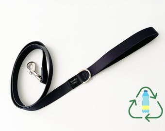 Sleek Noir: Eco-Friendly Black Dog Leash from Recycled Plastics