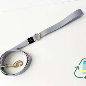 Urban Gray: Eco-Friendly Dog Leash from Recycled Plastics