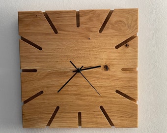 Wanduhr Holz Eiche quadratisch