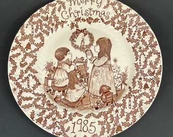 Royal Crownford 1985 Norma Sherman Christmas Plate Brown Vintage Made In England