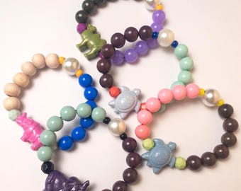 Kids beaded bracelets/cool colors/animal friend stretch bracelets