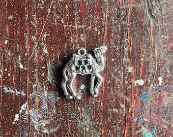 Silver camel charms/large camel charm/detailed/antique silver