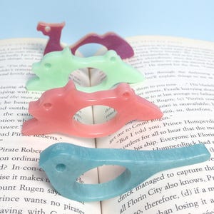 Marcapáginas de resina con animales multicolores