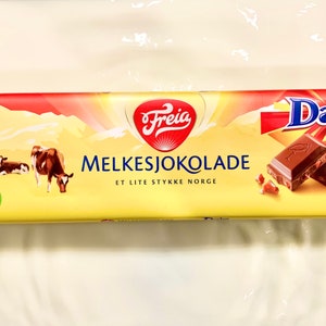 Freia Melksjokolade Daim 2 Pack Freia Milk Chocolate with Daim 200 grams 2 Pack image 2