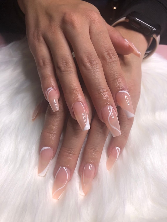 Natural Beauty Lines Medium Coffin Natural Brown Fake Nails Press