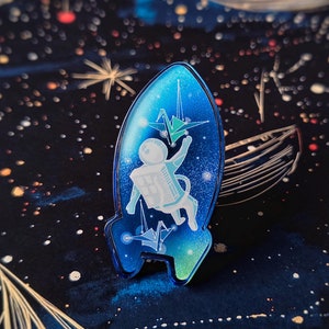 Spilla spaziale con astronauta, razzo e astronave / Spilla galattica / Gru di carta origami / Regalo per gli amanti dello spazio / Spilla spaziale unica per zaini, giacche e borse