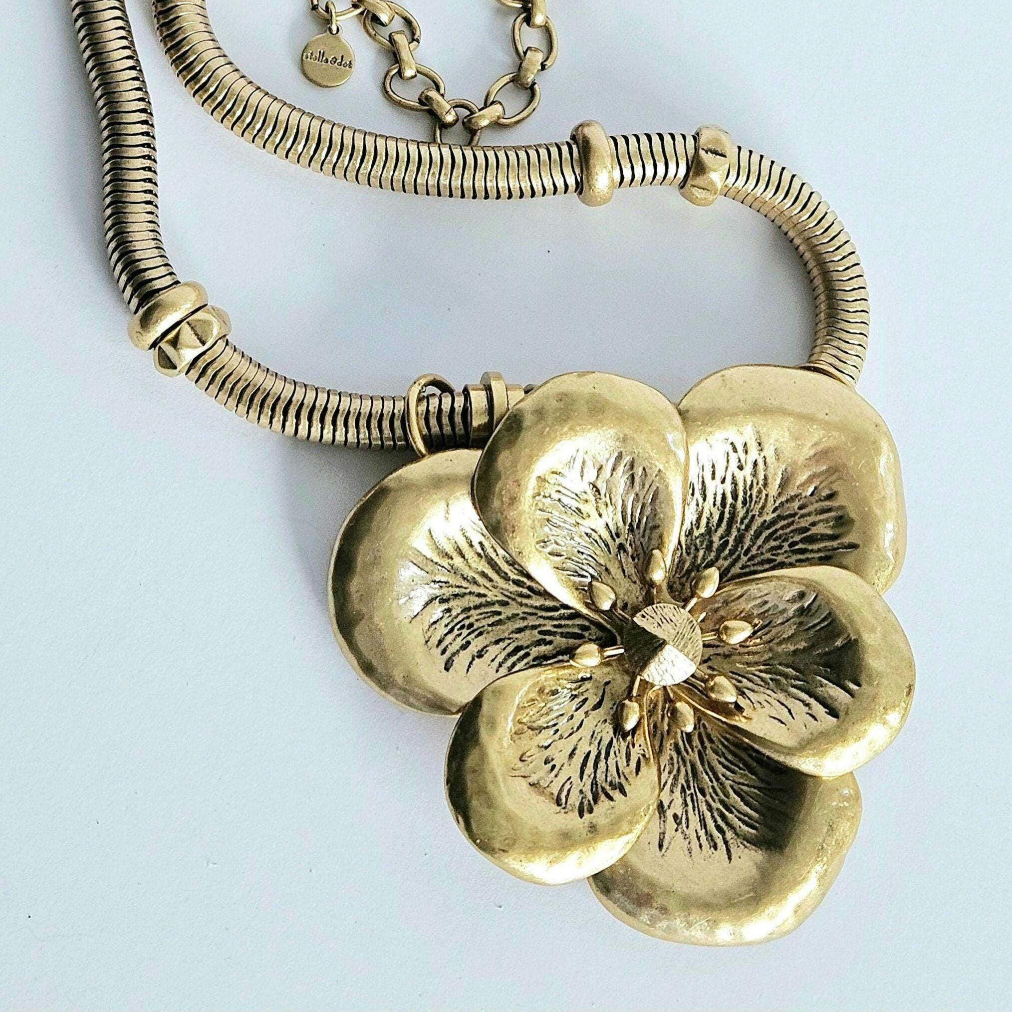 韓国発【TATIANA】(Silver925) Stella Dot Pendant Necklace Stella & Dot Large Flower Blossom Pendant Necklace, Gold
