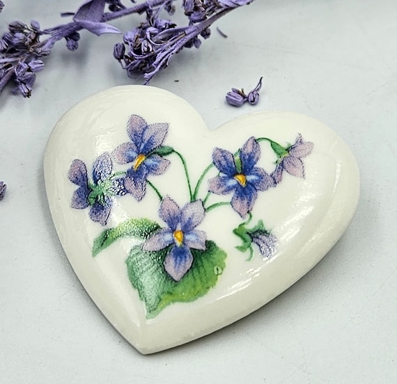 Vintage Avon Porcelain Heart With Purple Violet /… - image 1