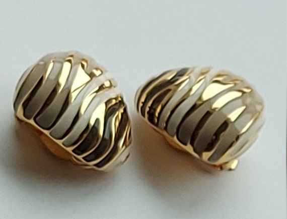 1980s Joan Rivers Gold Plated Zebra Stripe Clip-O… - image 7