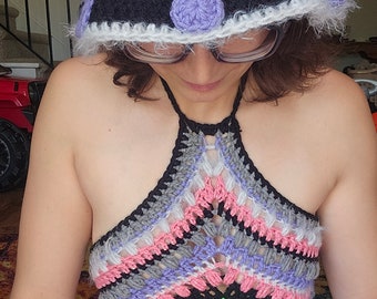 Top dos nu The Kush Kween gris, rose, noir et violet, feuilles en pot, crochet 420 fait main