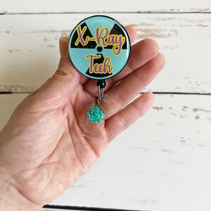 Adorable enrouleur de badges X-Ray Tech