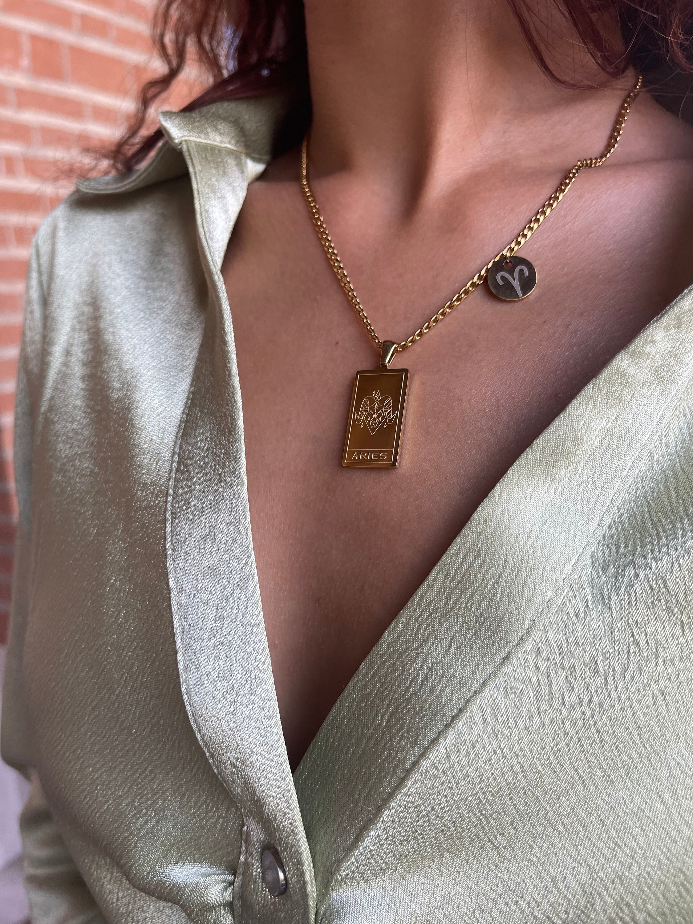 Reliquia taurus necklace top