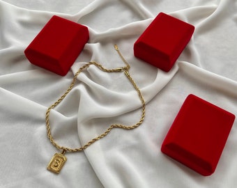 Red Velvet Charm Pendant Earring Box Display Jewelry Gift Box Gold Trim Style