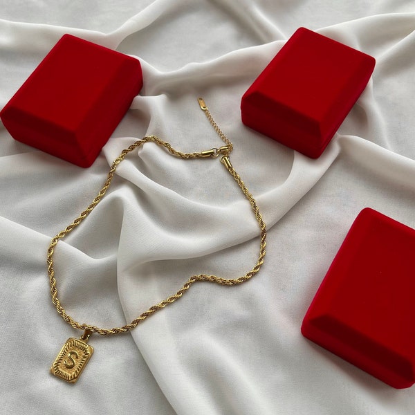 Red Velvet Jewelry Box Necklace Case Perfect Christmas & Holiday Gift Earring Necklace Bracelet Ring Gold Minimalist for Gift Girlfriend Mom