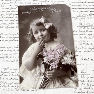 Anni 1900 - Cartolina con un bambino con dei fiori e la scritta "Je vous aimerai toujours" / "Ti amerò sempre"