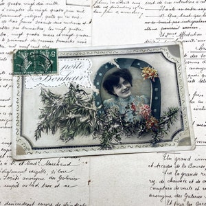 Década de 1900 - Postal con una joven y la inscripción "Porte Bonheur" / "Amuleto de la suerte".