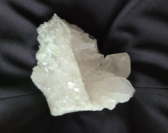 Clear Quartz Crystal: Healing Stone (5-6 Inches)