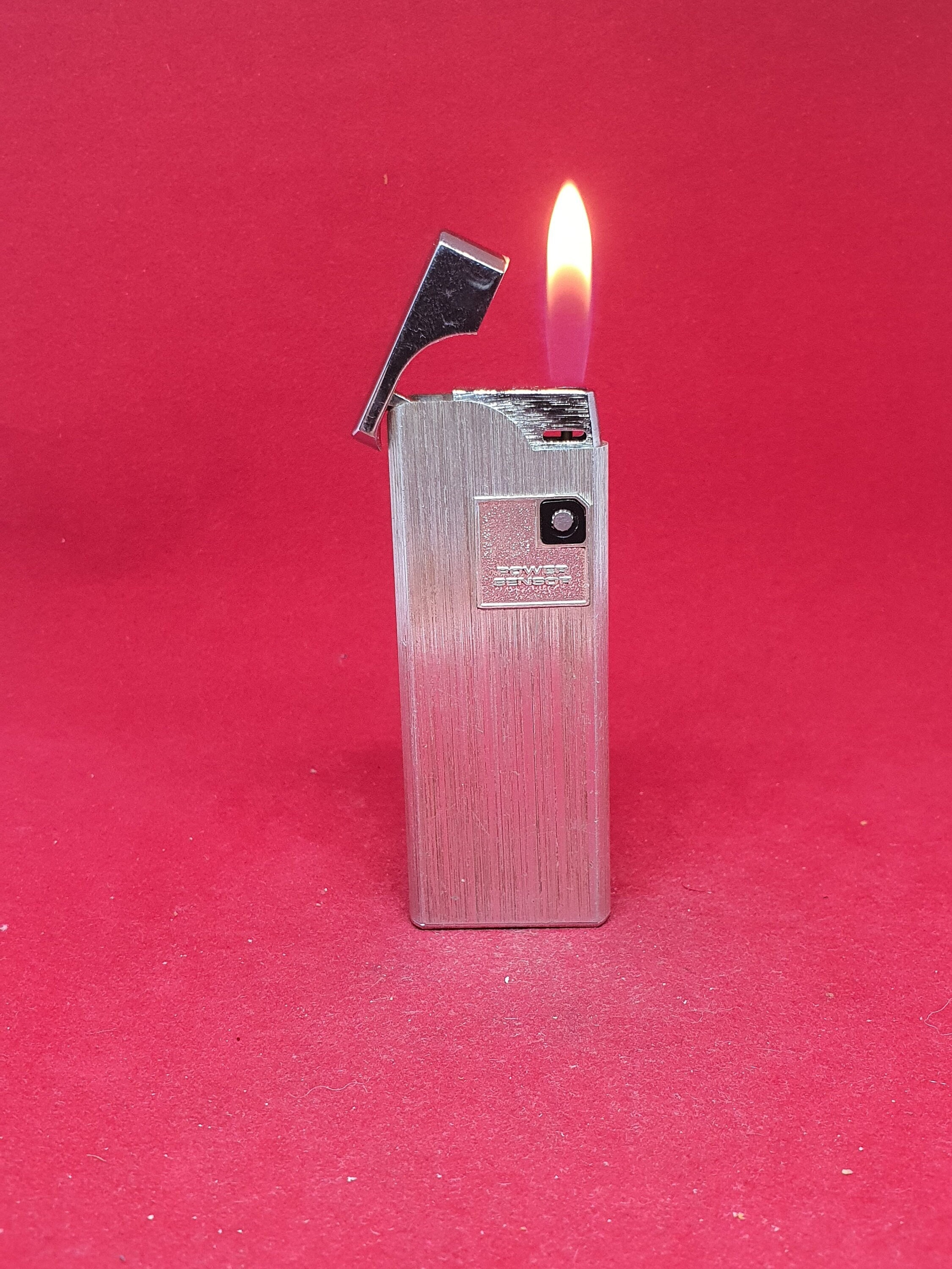 Lighter BIC Made IN France Vintage Petrol Rechargeable Red Art