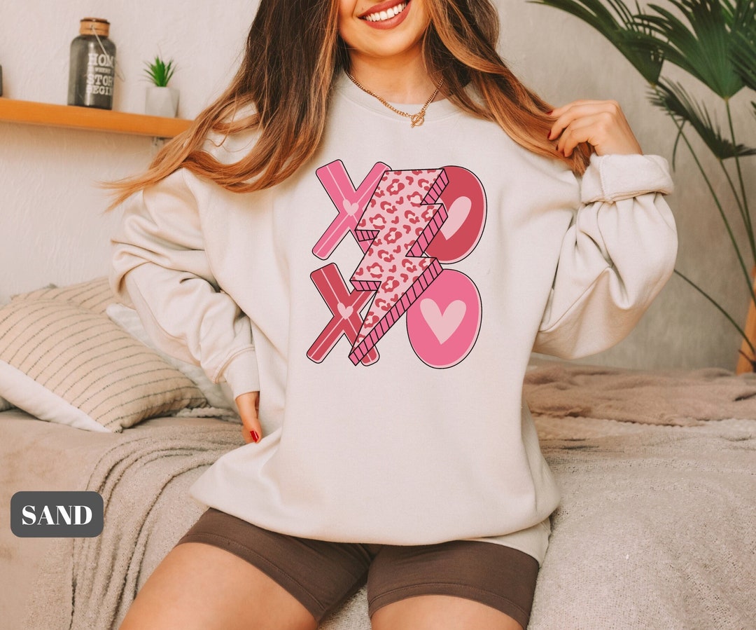 Xoxo Round Neck Long Sleeve Sweatshirt