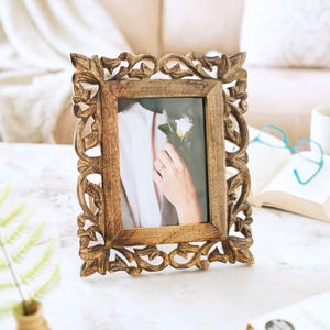 Hand Carved Mango Wood Photo Frame | 5 x 7 Inches | Rustic | Inspired by Kashmiri Designs | Ethically-made