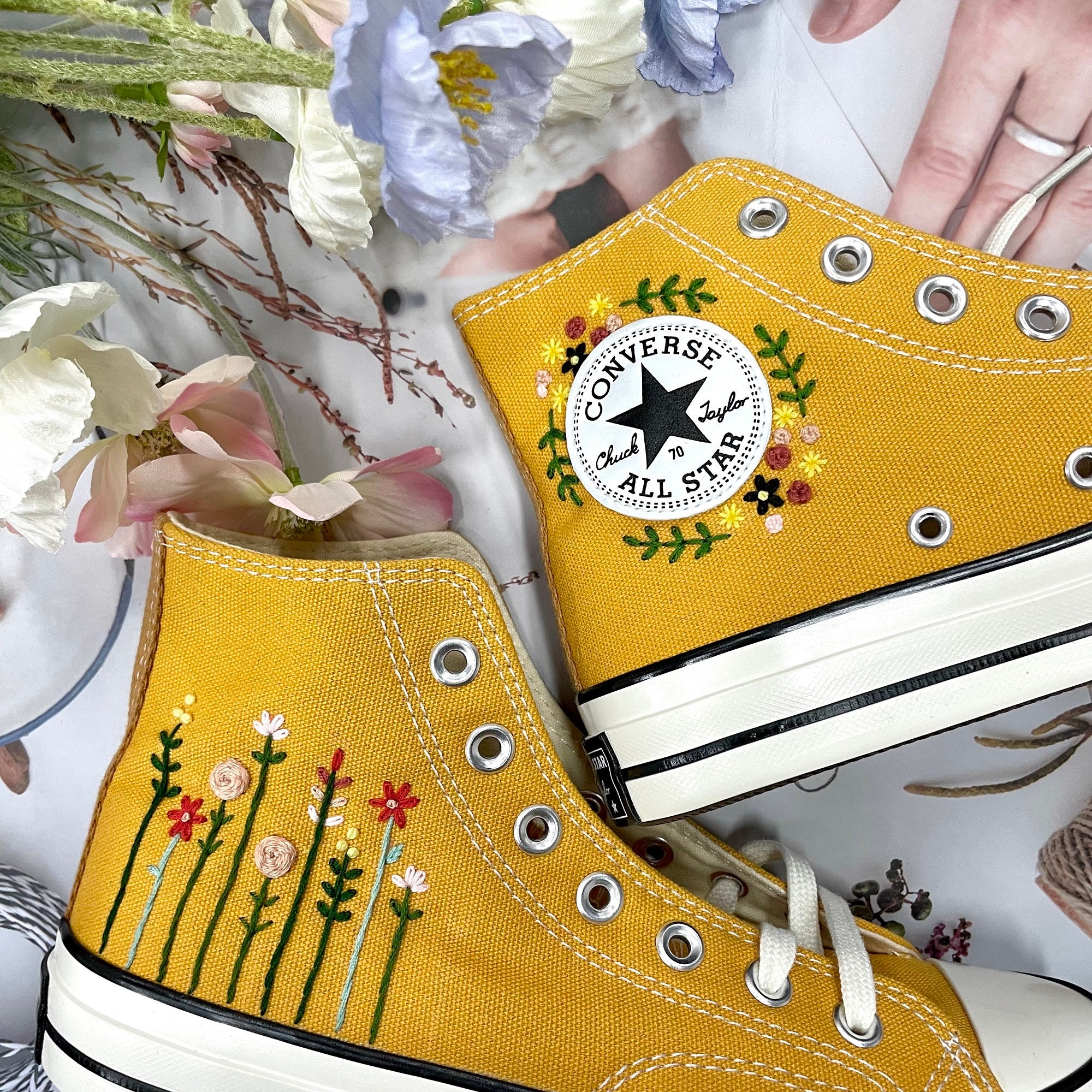 Converse Chuck Taylor 1970s custom Floral Circle Embroidery Converse Wreath Embroidery Converse Self designed Pattern Embroidery Etsy