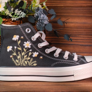 Converse Chuck Taylor 1970s , Converse Wreath Embroidery Converse Self-designed Pattern Embroidery ,Custom Floral Circle Embroidery Bild 6