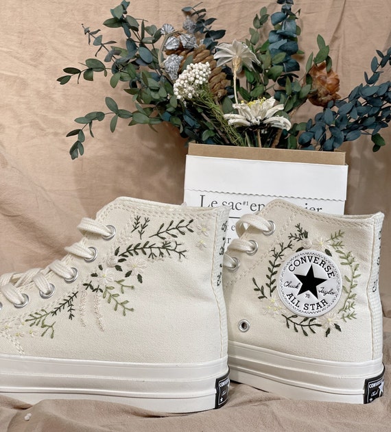 Converse shoes circle hotsell