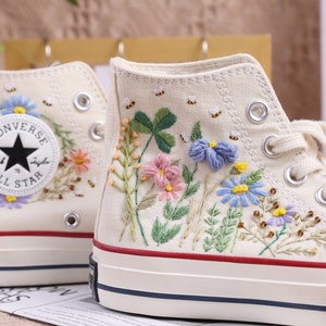 Converse Chuck Taylor 1970s ,Custom Floral Circle Embroidery, Converse Wreath Embroidery Converse Self-designed Pattern Embroidery