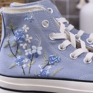 Converse Custom Floral Embroidery / Converse Custom Name / Gift For Best Friend Bild 3