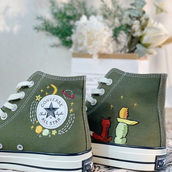 Convesr Chuck Taylor Embroidered Personalized/Custom Converse Embroidered sweet Flowers/Custom converse Chuck Taylor embroidered flower