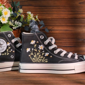 Converse Chuck Taylor 1970s , Converse Wreath Embroidery Converse Self-designed Pattern Embroidery ,Custom Floral Circle Embroidery Bild 4