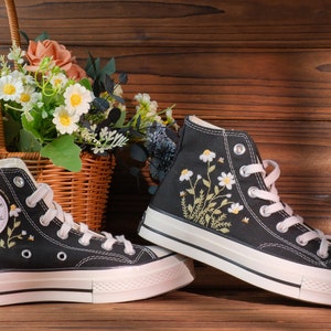 Converse Chuck Taylor 1970s , Converse Wreath Embroidery Converse Self-designed Pattern Embroidery ,Custom Floral Circle Embroidery Bild 2