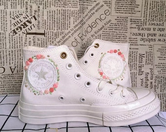 Converse Chuck Taylor années 1970 broderie florale personnalisée, broderie univers et étoiles