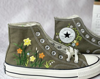 Converse High Neck Floral Embroidery / Wedding Gif/Floral Embroidery Wedding Shoes/Converse Custom Floral Embroidery for Bride