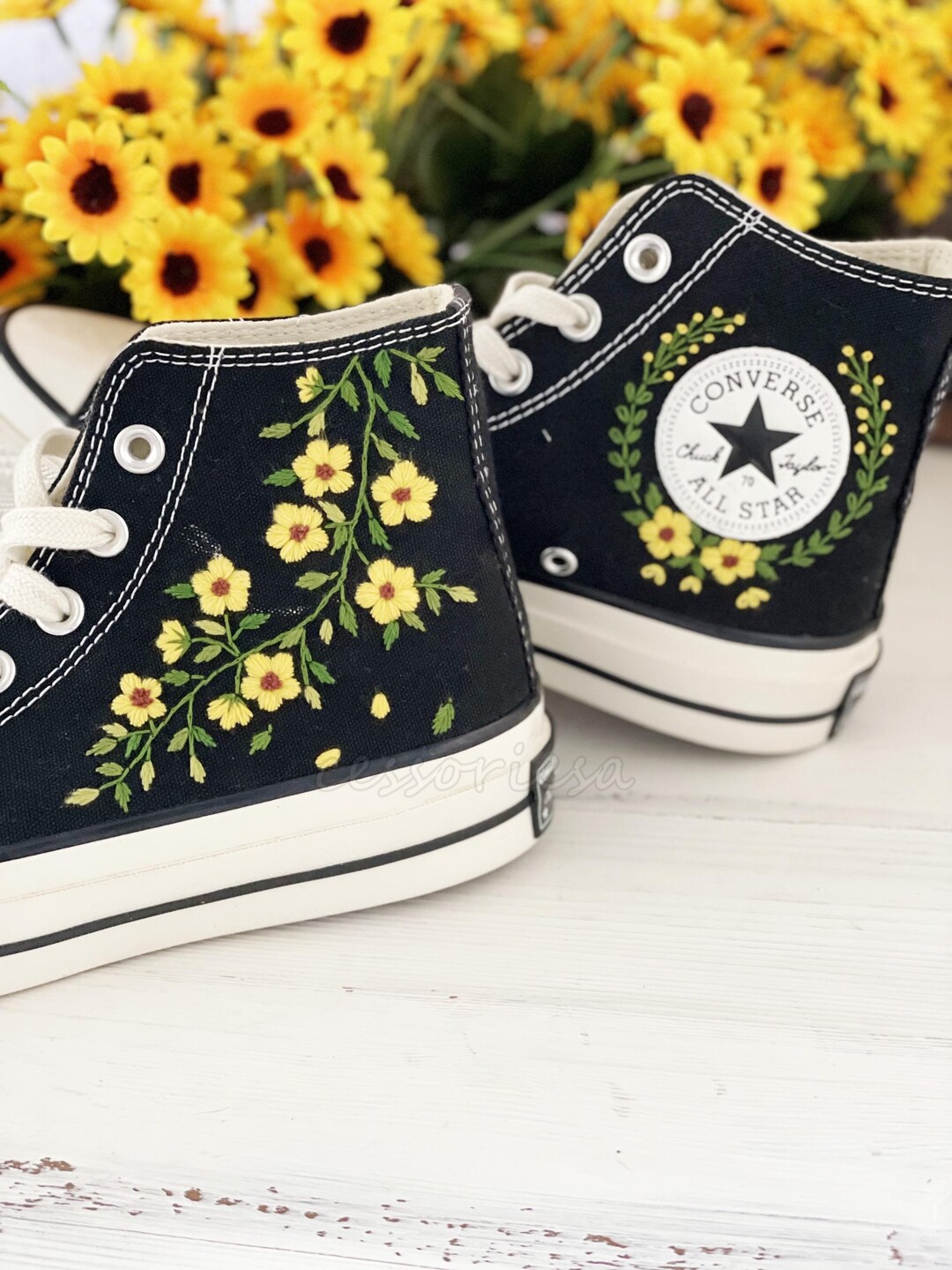 Converse Chuck Taylor 1970s ,custom Floral Circle Embroidery, Converse ...