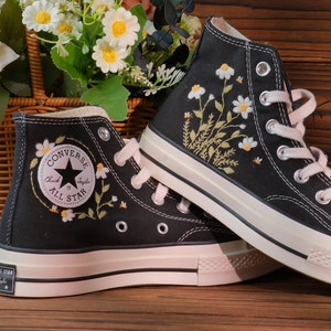 Converse Chuck Taylor 1970s , Converse Wreath Embroidery Converse Self-designed Pattern Embroidery ,Custom Floral Circle Embroidery Bild 1