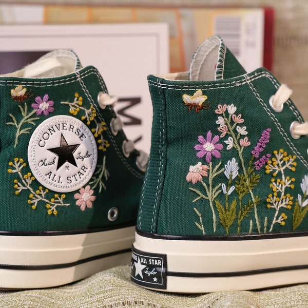 Converse Custom Bloemenborduurwerk - Converse Custom Borduurmotief - Converse Custom Chuck Taylor 70 geborduurde bloemen