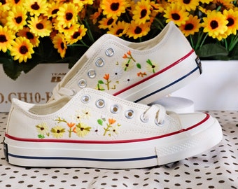 Embroidered Converse Chuck Taylor 1970s/ Custom Lavender Embroidery/Converse Low Neck Floral Embroidery /Floral Embroidery Wedding Shoes