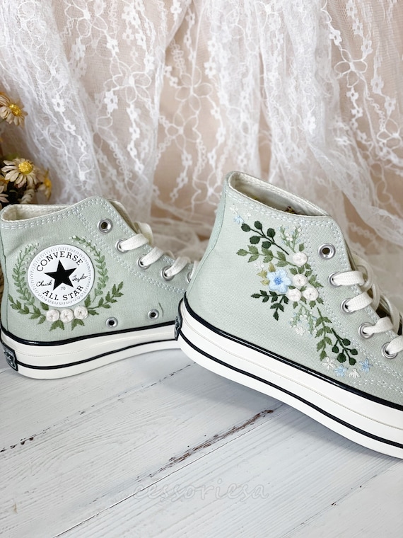Converse Chuck Taylor 1970s custom Floral Circle Embroidery Converse Wreath Embroidery Converse Self designed Pattern Embroidery Etsy