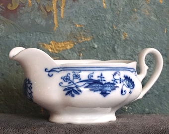 Porcelain onion pattern original Czechoslovakia Bohemia sauce jug I. Choice